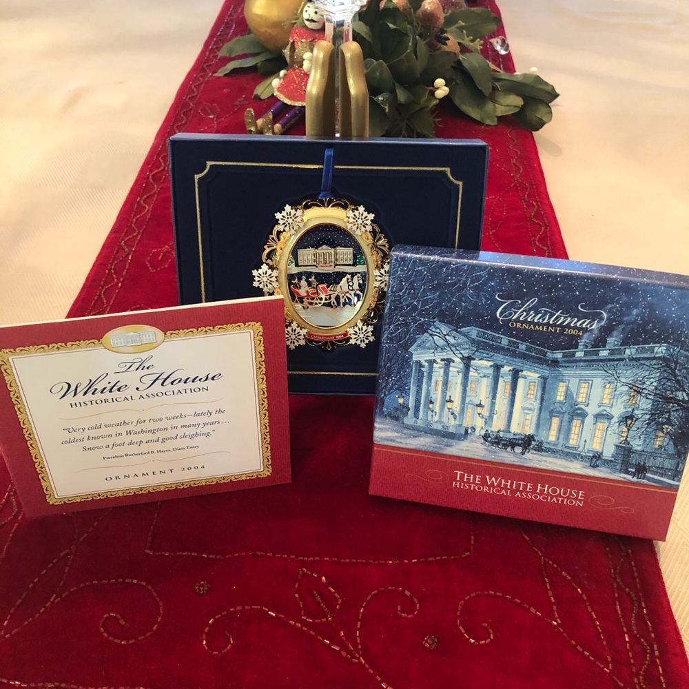 2004 White House Historical Association Christmas Ornament - Picture 2 of 2
